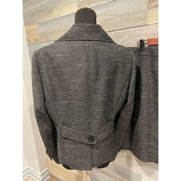 Nine West black suit 14 polyester lined skirt suit EUC w/front cargo style pocke - Picture 6 of 8